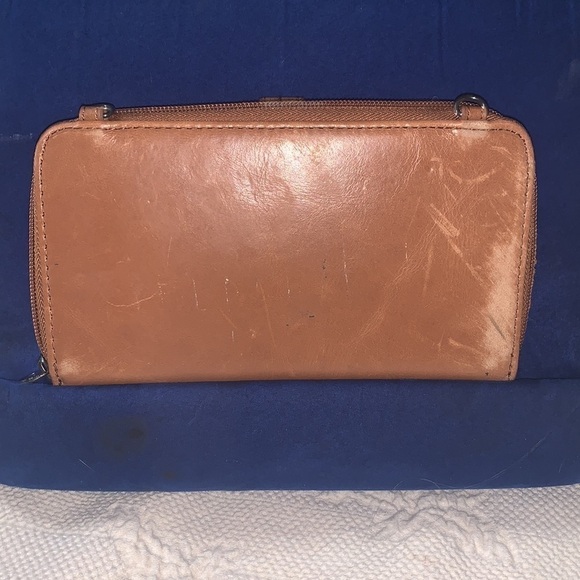 The SAk Irish, brown, smart phone, wallet - Picture 4 of 8